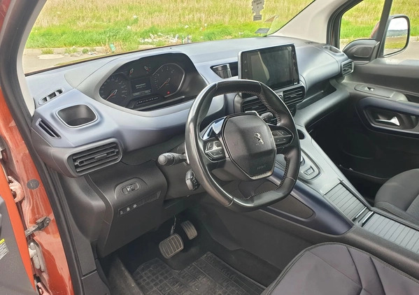 Peugeot Rifter cena 102000 przebieg: 135000, rok produkcji 2019 z Bielawa małe 46